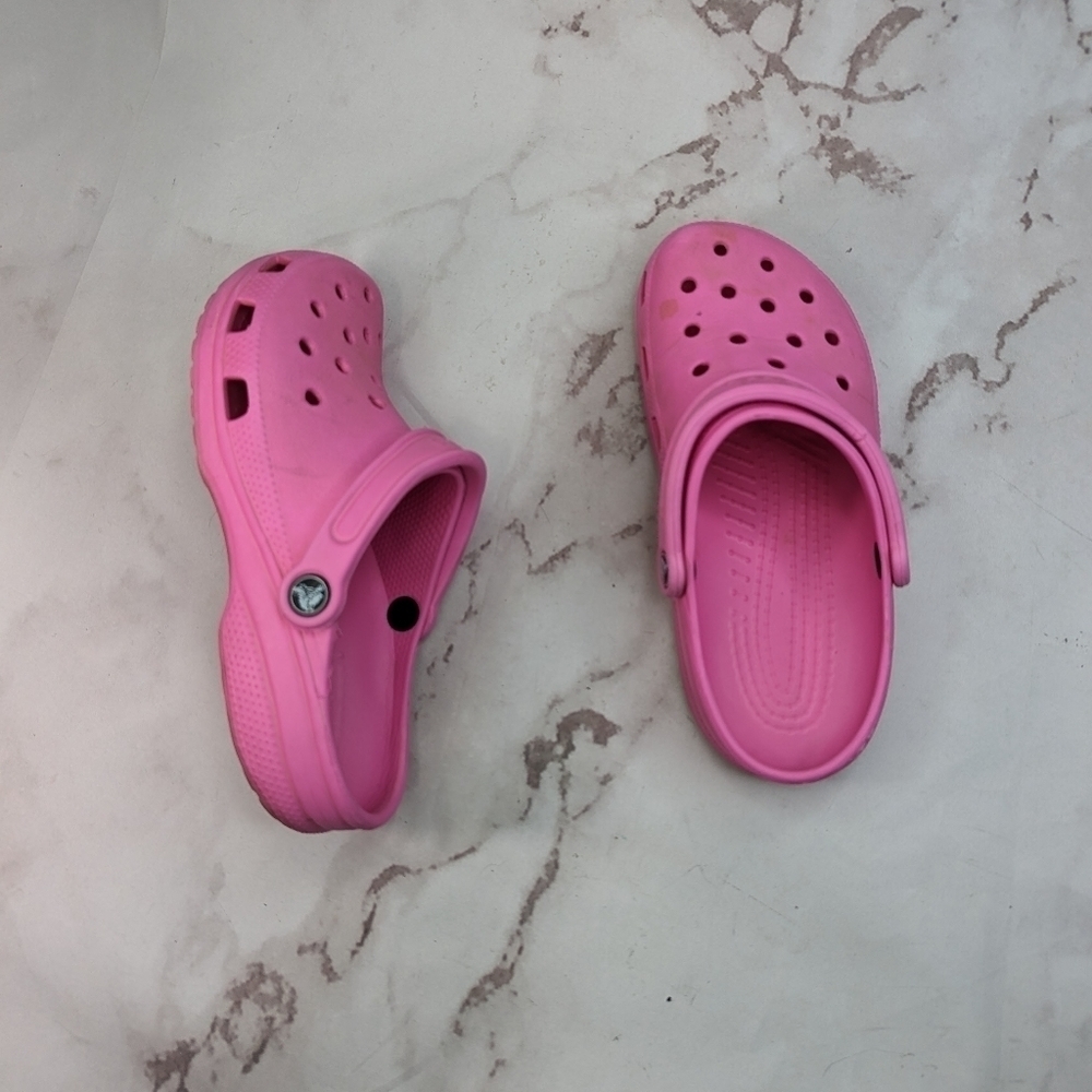 Crocs Clog Women 8 Barbie Pink Sandals Slide Synthetic Slip On Classic Bubblegum